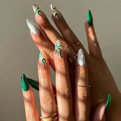24 Pcs Hott Nails 💅