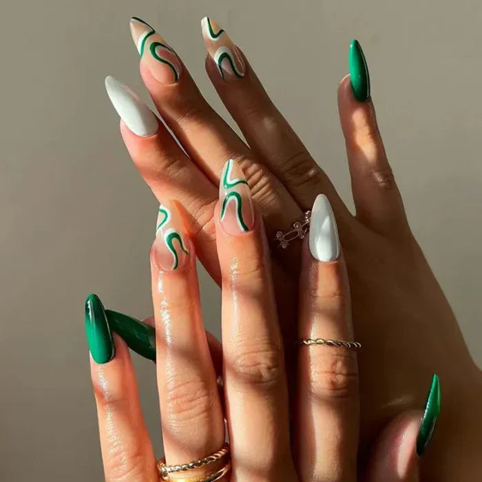 24 Pcs Hott Nails 💅