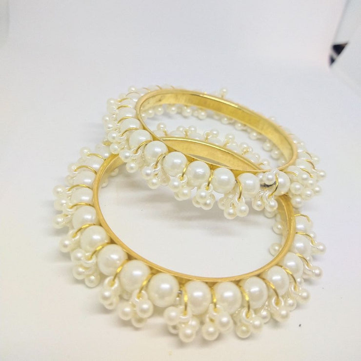 Pearl Bangles For Girls and Women Stylish and Simple Material :White Pearl on metal bangles